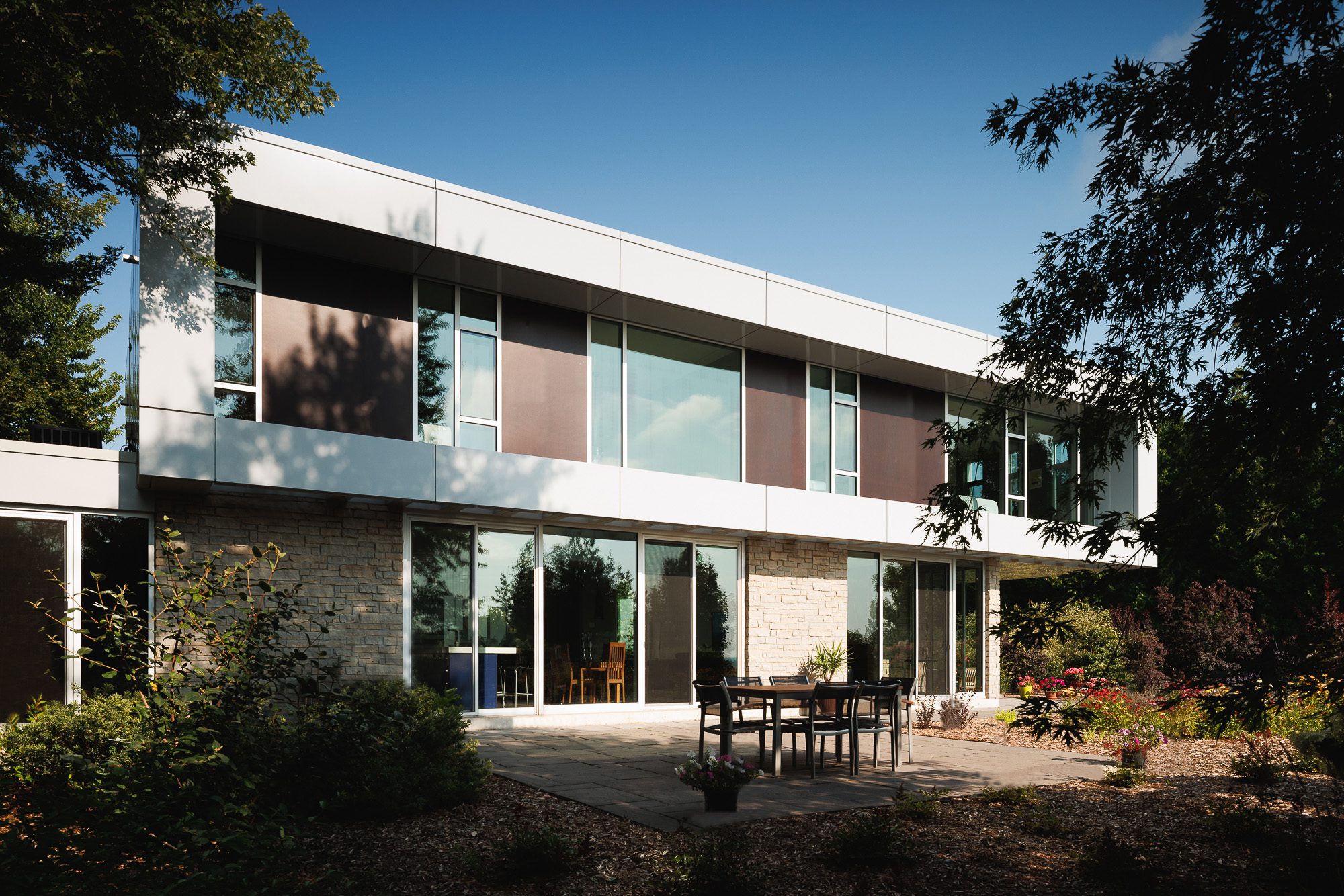 Skinner-Architects-modern-stone-cottage-floating-6