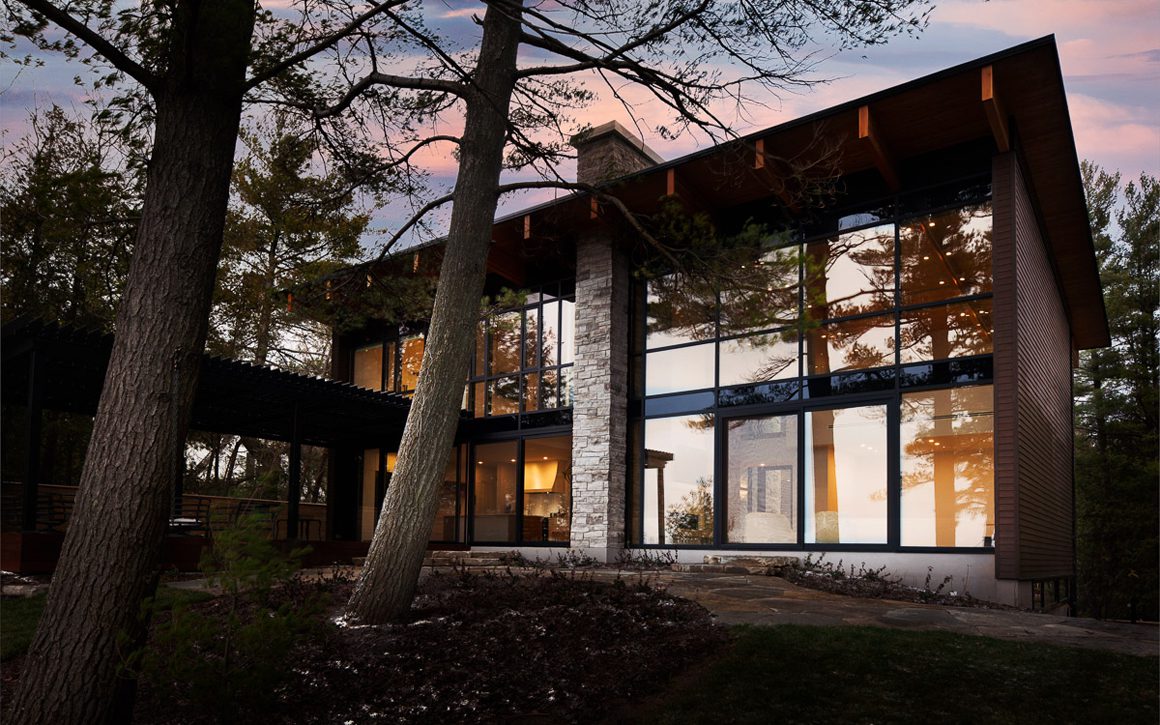 Beach O'Pines cottage - exterior view of glass wall